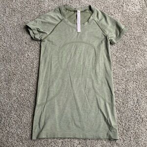 Lululemon Swiftly Tech Short Sleeve
